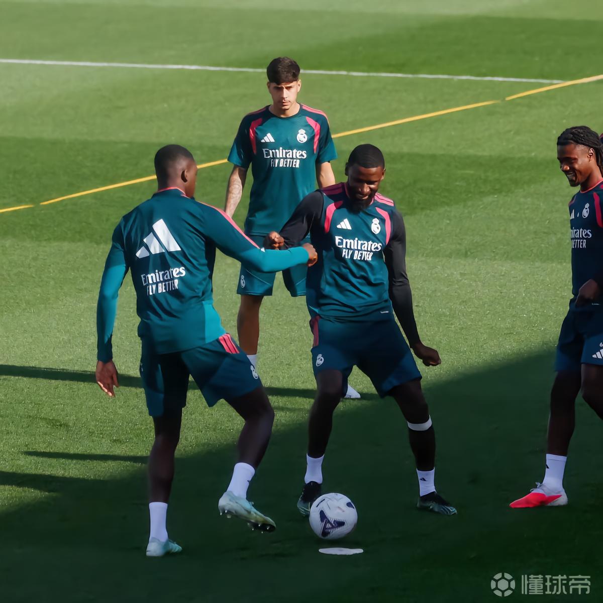 阿斯：楚阿梅尼缺席合练，至少对阵马拉加才能首秀