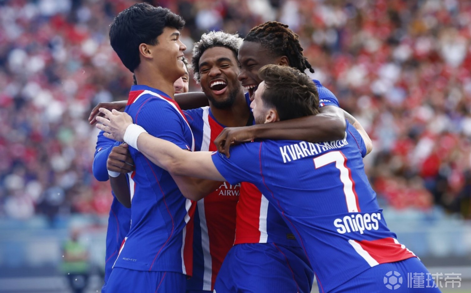 RMC：巴黎青训执行“数字戒断”，11-15岁球员每天限用手机1小时