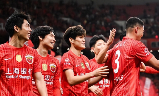 一场2-1让武磊迎来久违爆发，邵佳一该不该重新起用他？最好让位