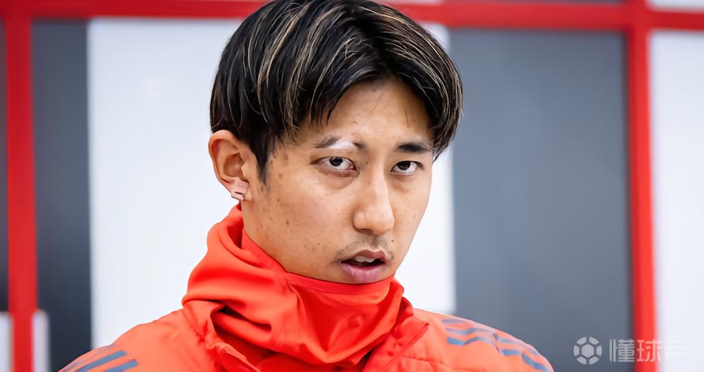 记者：伊藤洋辉被经纪人推荐给阿贾克斯，他有可能在夏窗转会