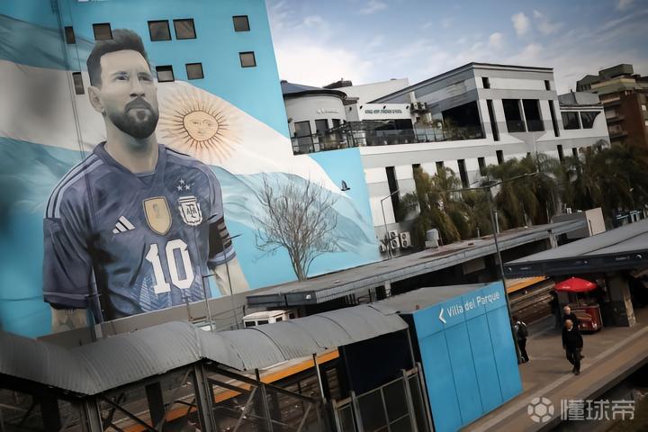 奥莱报：梅西的阿根廷10号无法退役，马拉多纳曾遭FIFA拒绝