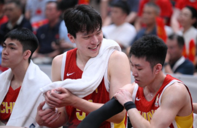 杨瀚森确定退出！中国男篮，明年再见了！