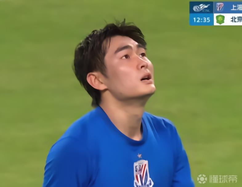 记者：陈晋一和特谢拉参加申花赛前最后一练，回归合练队伍中