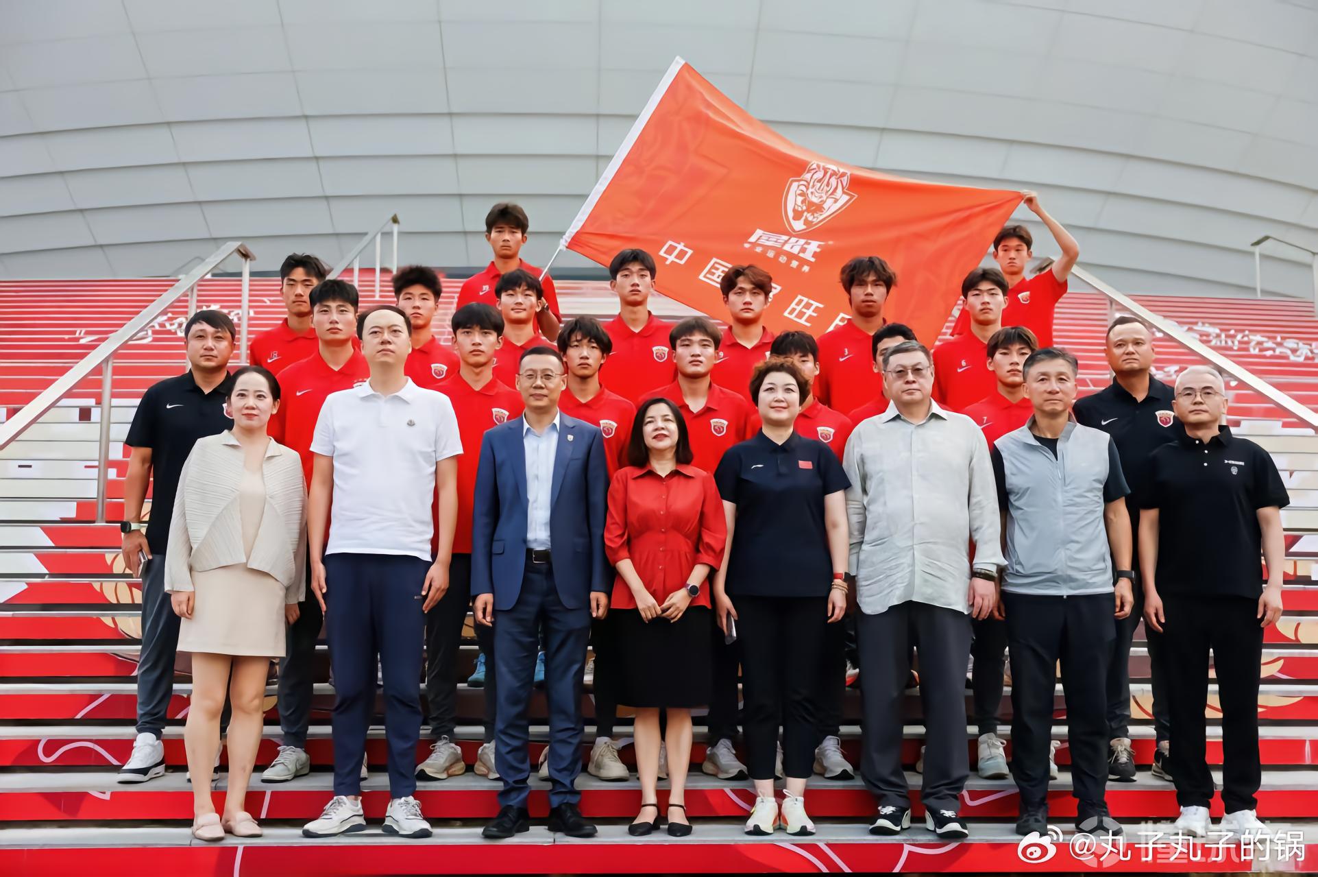 记者：海港U17整队留洋欧塞尔进行6个月学习，李克敏题词鼓励