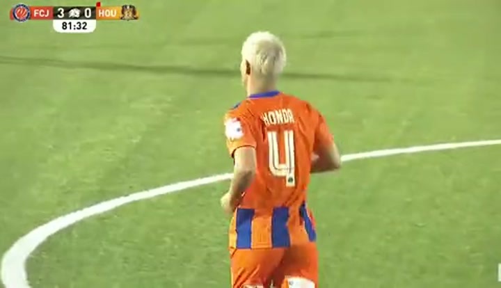 还在踢！40岁本田圭佑在新加坡超登场