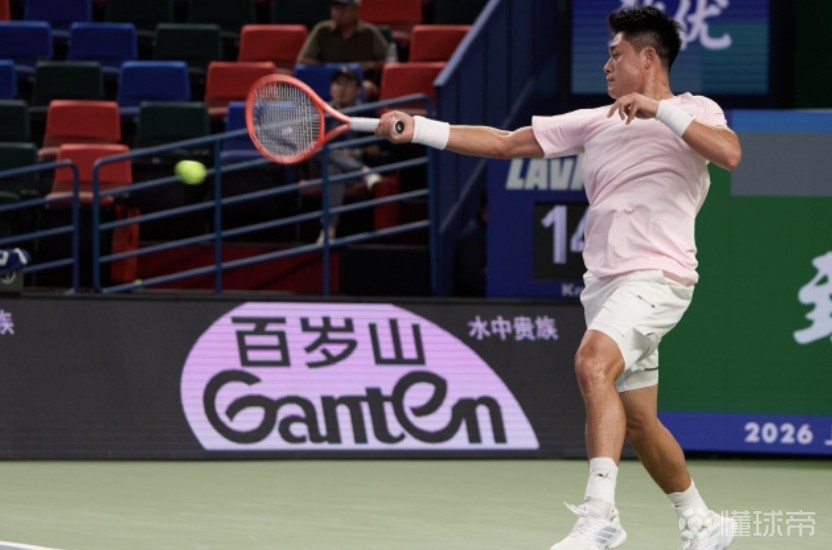 吴易昺0-2不敌头号种子兹维列夫，止步上海大师赛第二轮