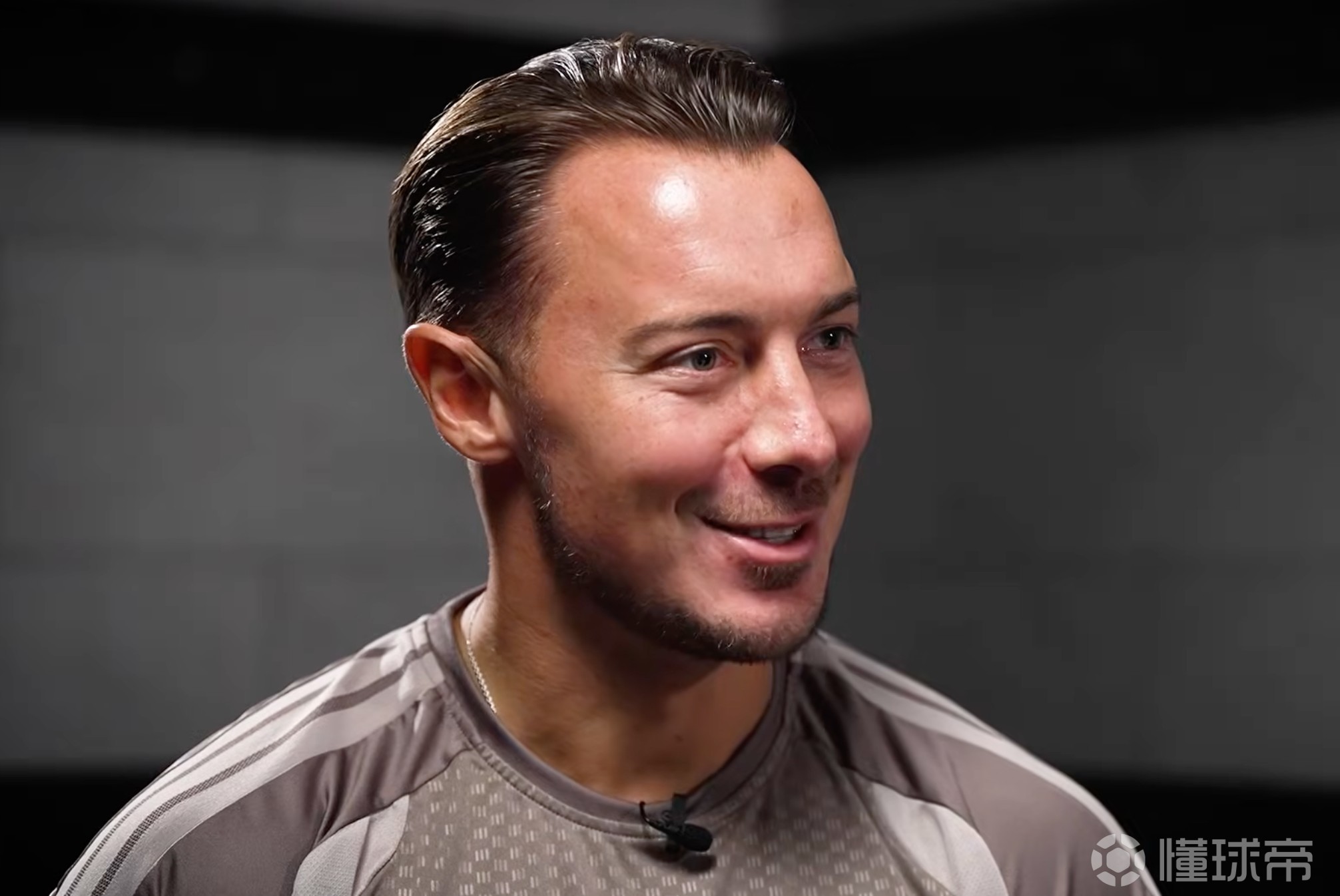 雅伊斯勒：图赫尔是我的榜样之一；到纽卡后我主动联系了希勒