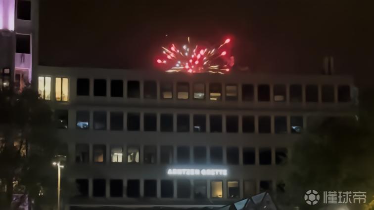 图片报：拜仁出征前遭烟花骚扰，球员睡眠被打扰