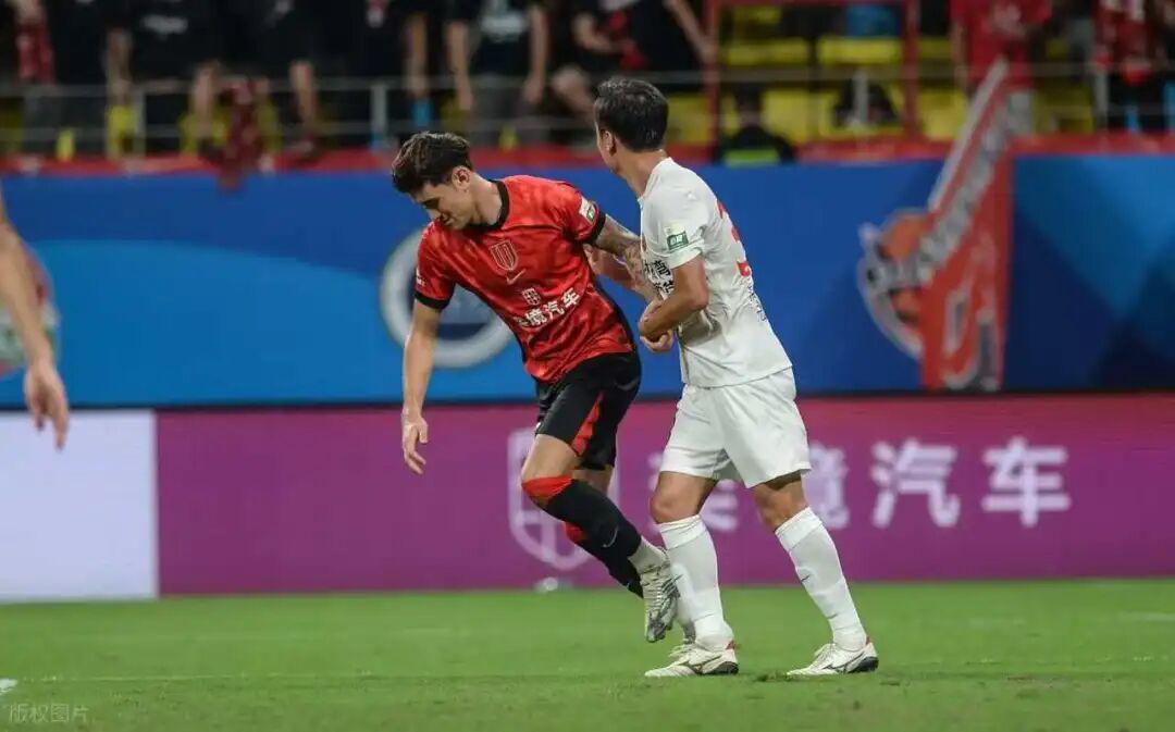 蓉城下一轮与上港的比赛没开始，就收到两个喜讯，或因此提前夺冠