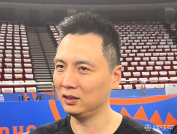 卢伟：拉塞尔还需时间磨合，为上海赢得总冠军是我们的骄傲