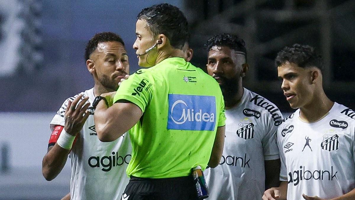 ESPN：内马尔因捂嘴说话违反维尼修斯协议，最高或被禁赛6场