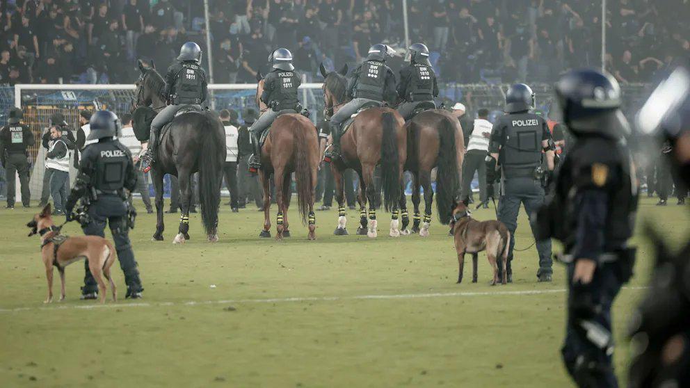 图片报：凯泽斯劳滕因烟火骚乱被罚30万欧