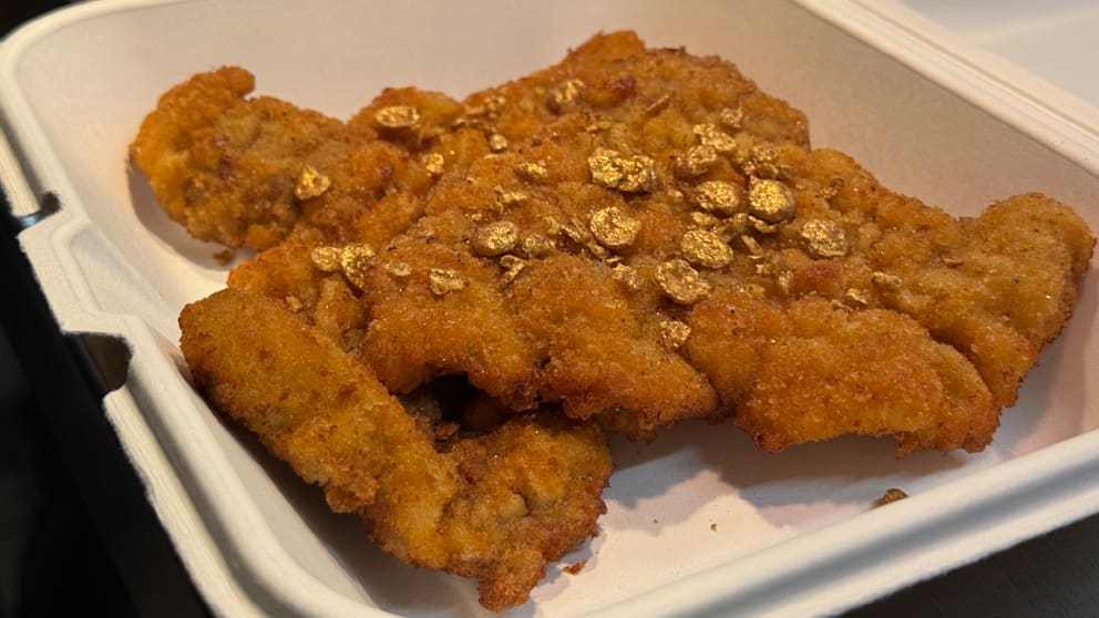 凯恩荣膺金球奖，一家餐馆老板兑现承诺请他吃金色炸肉排