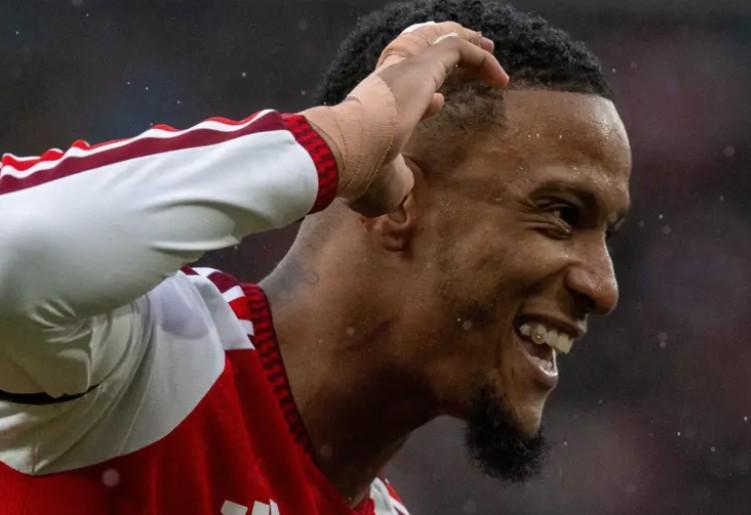 枪手跟队：孔萨挺身而出成枪手后防新支柱，弥补萨利巴的空缺