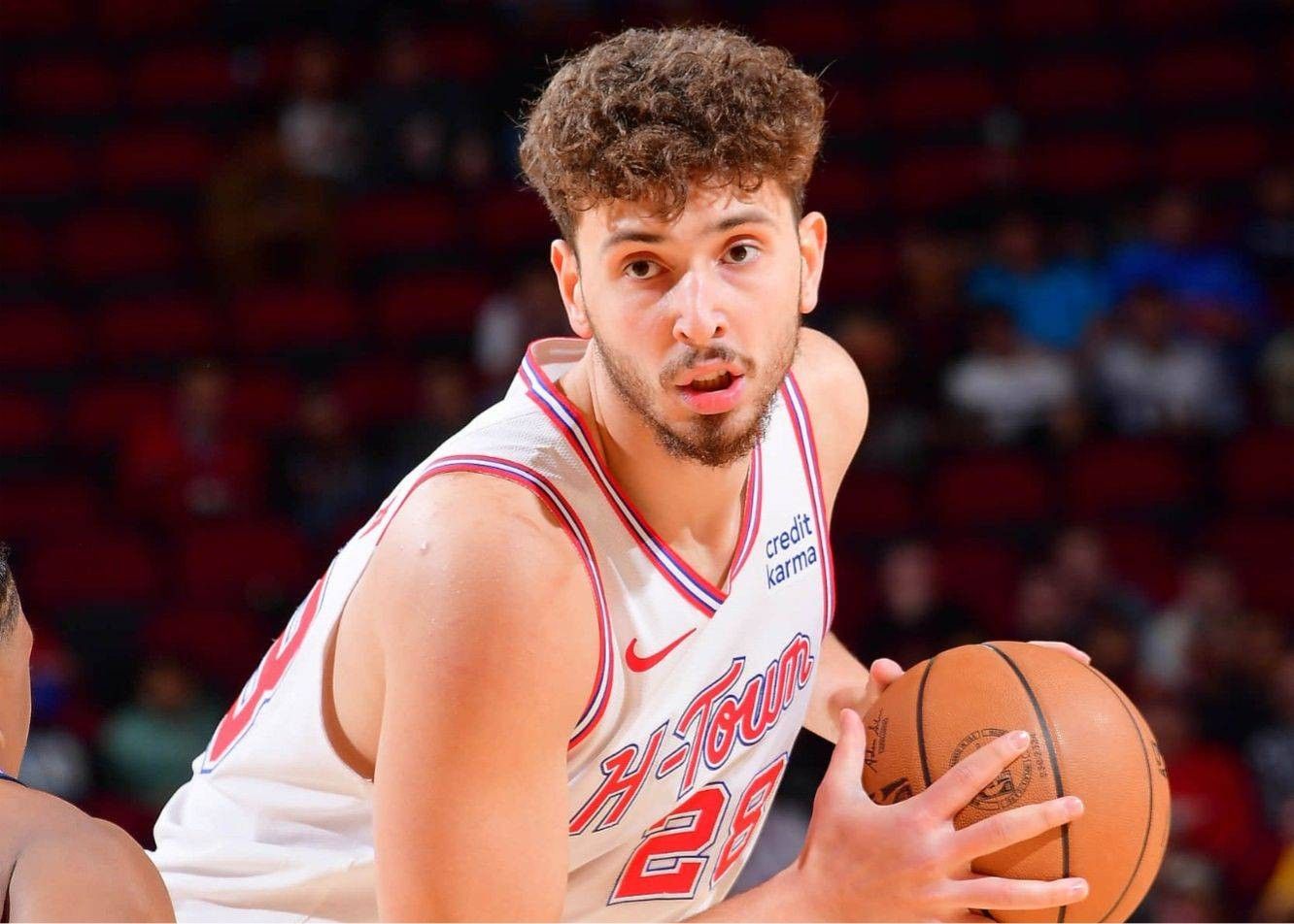 申京成NBA历史季后赛最快达成100分+50板+25助的中锋