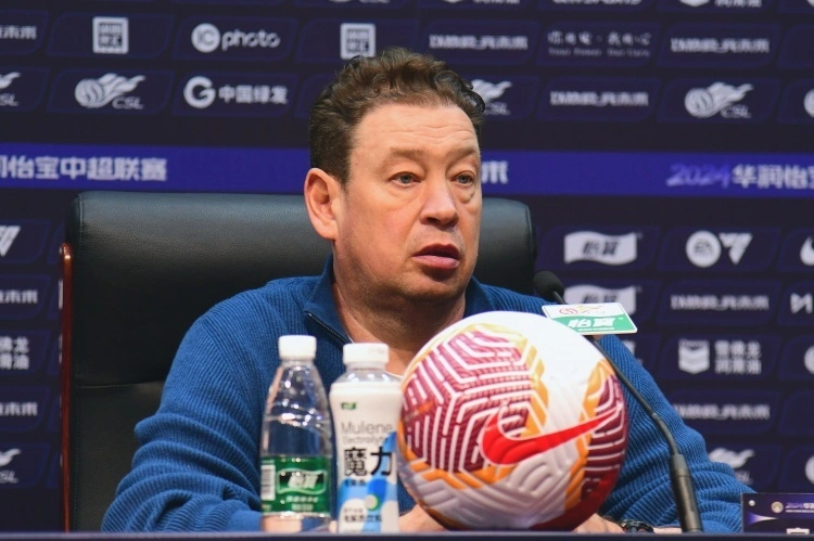 斯卢茨基：我们和成都实力相当，势均力敌的对决中不可预见性很大