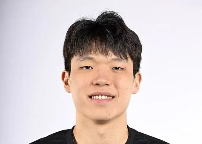 5V5对抗赛首秀惊艳！杨瀚森高效7中5砍下12分2助攻1盖帽