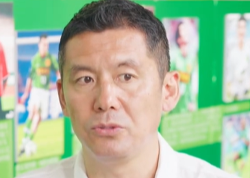 杨晨：王钰栋已经超越了我这个年龄的水平，可以参照孙兴慜18岁去德甲