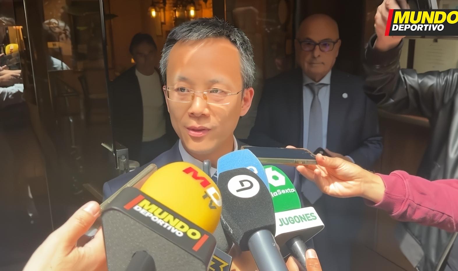 西媒：拉波尔塔率巴塞罗那高层与西班牙人高层共进午餐
