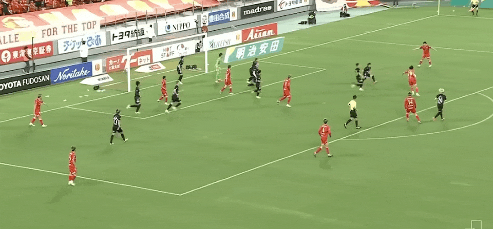 原辉绮禁区内倒地造点，稻垣祥主罚命中，名古屋鲸鱼1-1浦和红钻