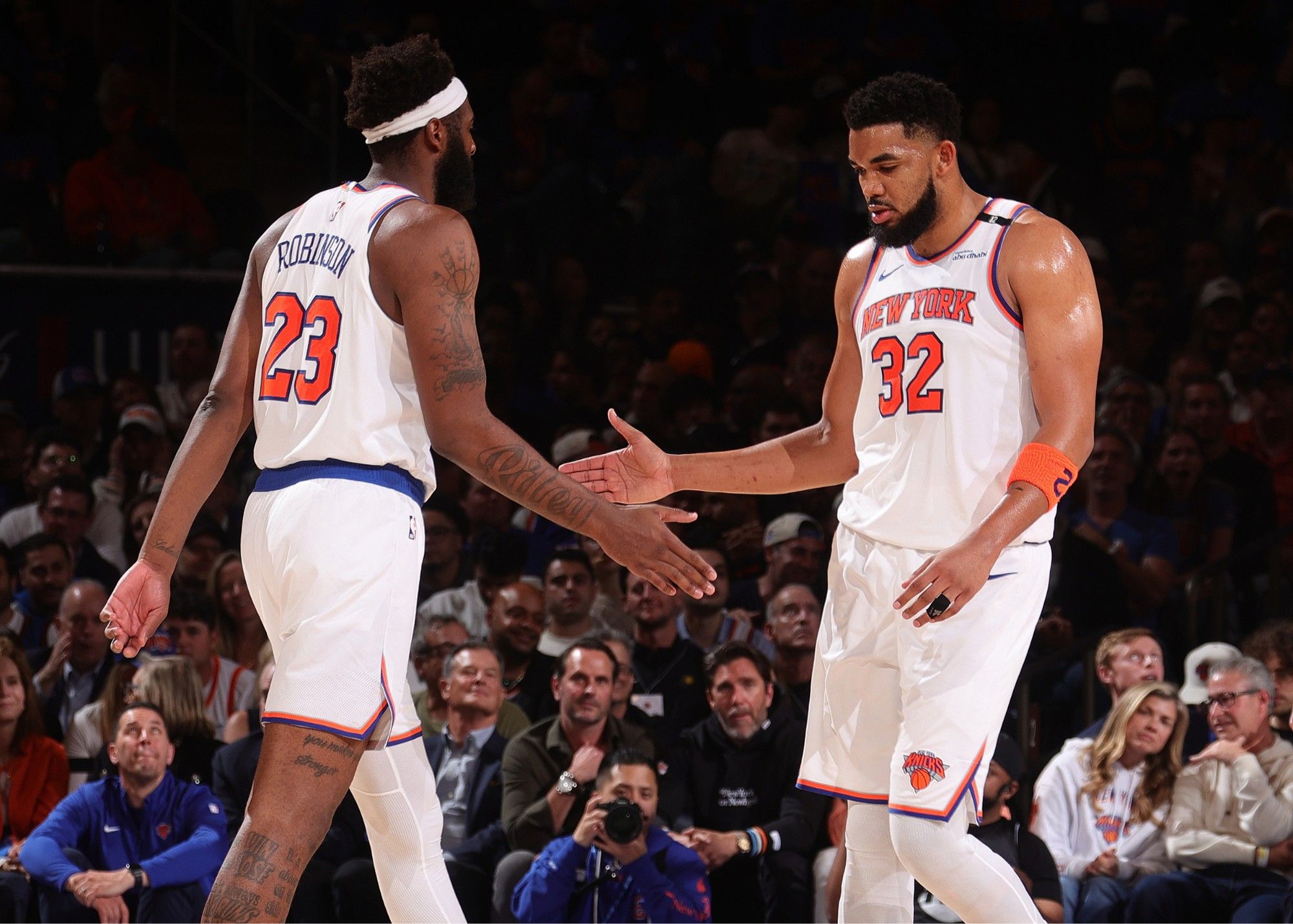 NBA东部决赛G3首发：米罗顶替哈特，哈利伯顿迎战布伦森