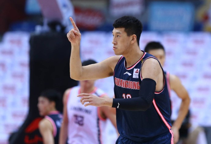 刘传兴22+18，杜润旺19+4，广州体院74-75惜败武汉体院